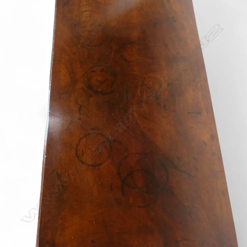 An English c.1810 mahogany side table, Image 1++